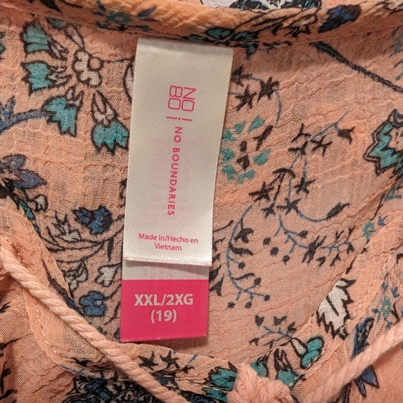 ✨3/$15✨ No Boundaries Women's Top - Picture 2 of 5